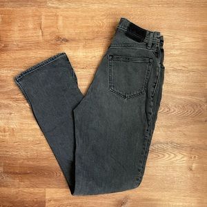 Abercrombie Black Split Hem Curve Love Ultra High Rise 90s Straight Jean (26L)